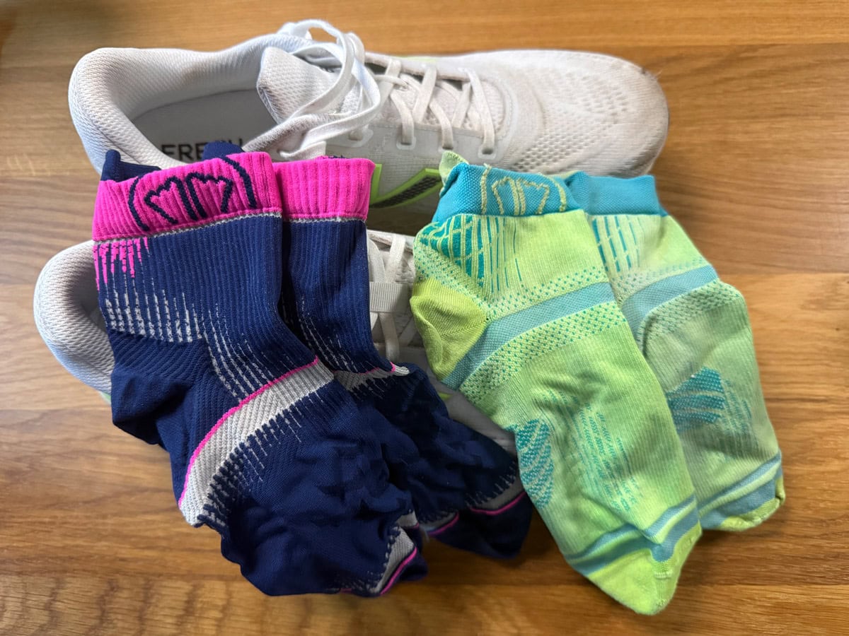 2 ans plus tard et malgré un jaune fluo clairement passé, mes chaussettes Sidas Run Feel restent efficaces comme au premier jour.